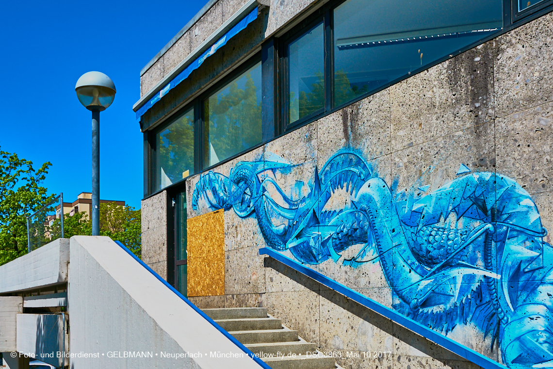 21.03.2017 - Abrissbaustelle Quiddezentrum in Neuperlach